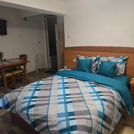 ホテル Pirina Club 3*