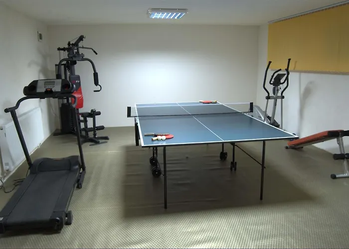 호텔 Pirina Club 3*